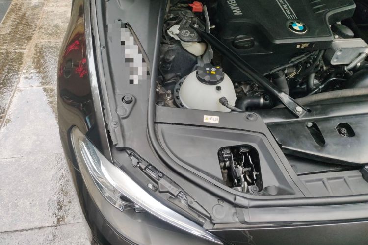 Used BMW 5 Series 2014 525Li Luxury Design Package Engine Bay Right