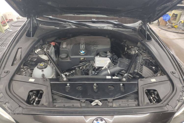 Used BMW 5 Series 2014 525Li Luxury Design Package Engine Bay