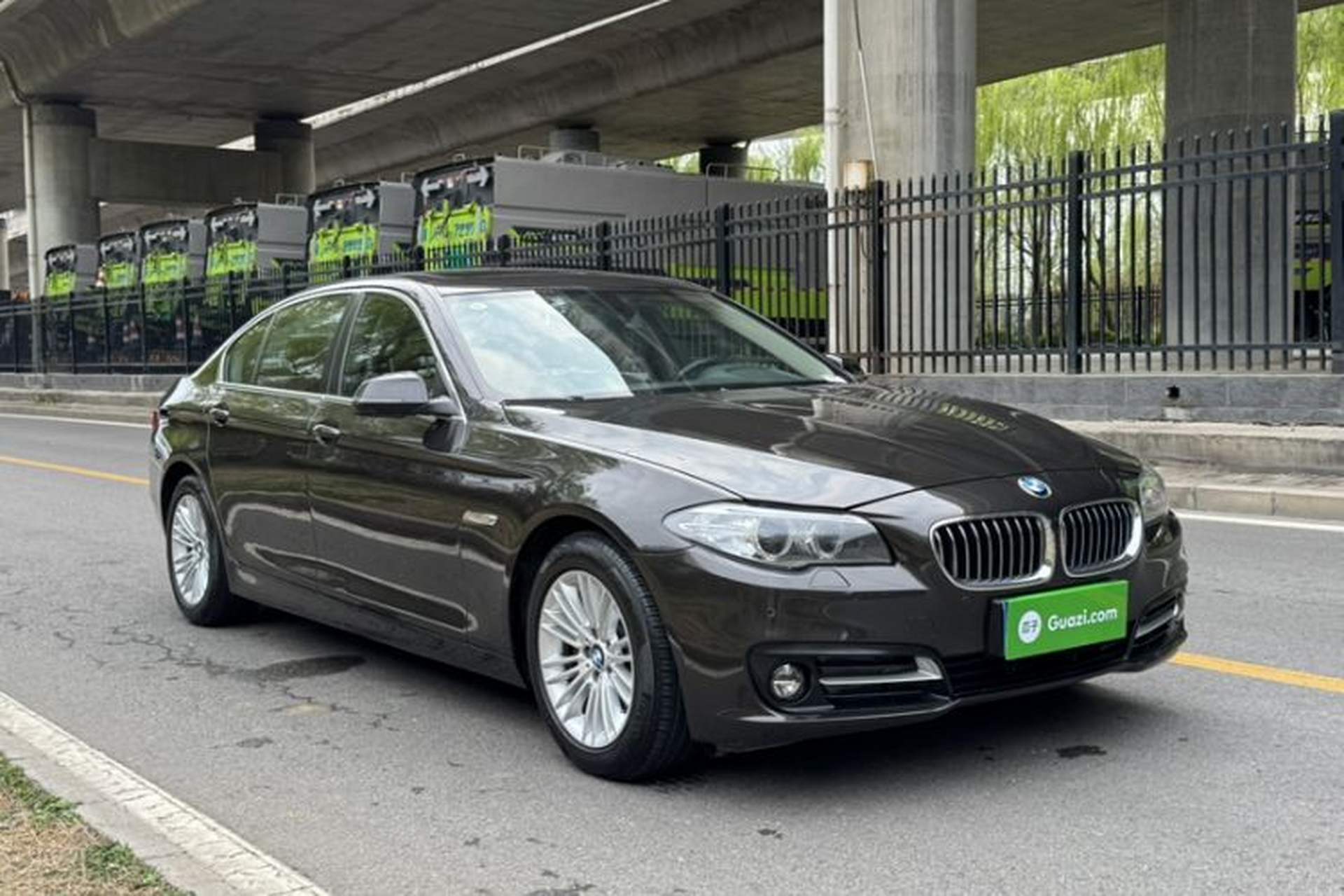 Used BMW 5 Series 2014 525Li Leading Model Exterior 2