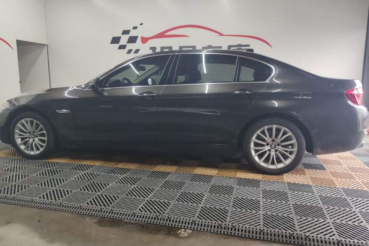 Used BMW 5 Series 2014 525Li Luxury Design Package Exterior 3