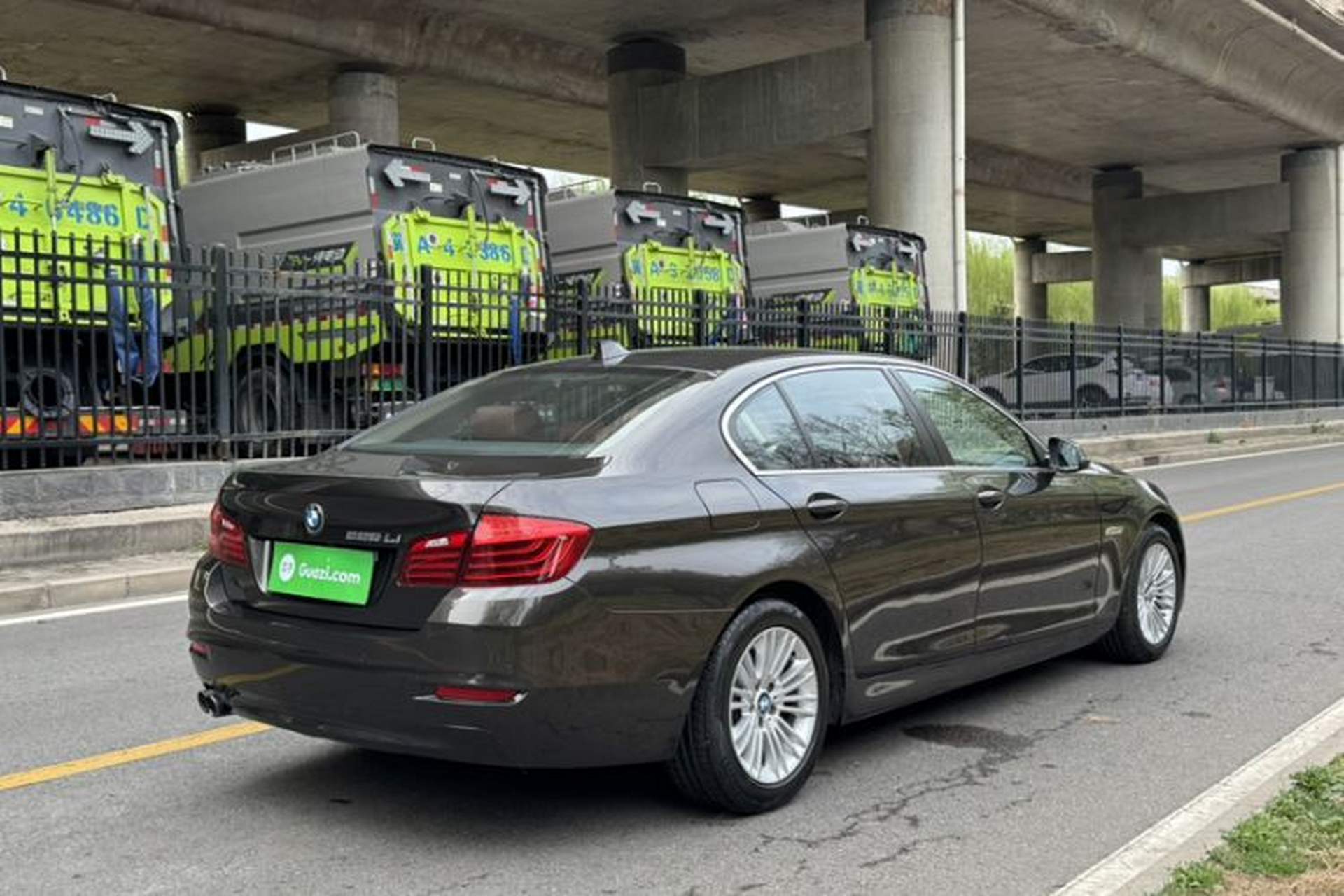 Used BMW 5 Series 2014 525Li Leading Model Exterior 4