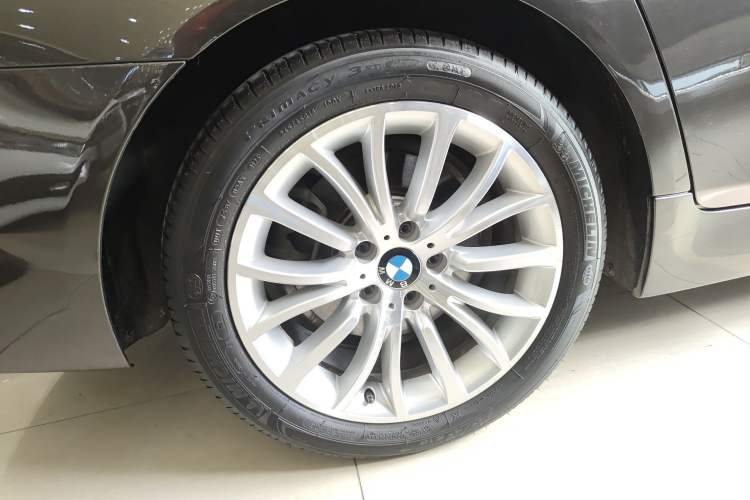 Used BMW 5 Series 2014 525Li Luxury Design Package Exterior 5