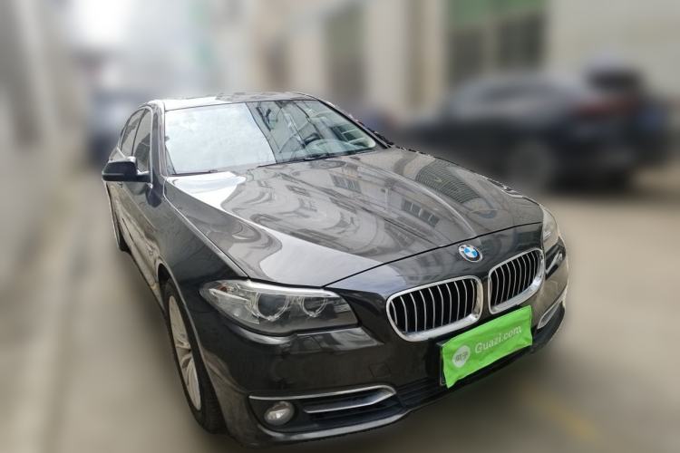 Used BMW 5 Series 2014 525Li Luxury Design Package Front Right 45 Deg