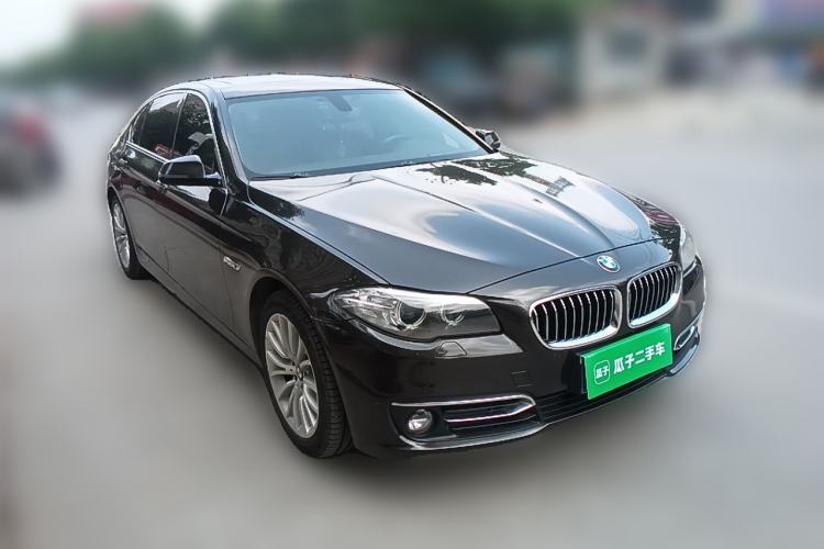 Used BMW 5 Series 2014 525Li Luxury Design Package Front Right 45 Deg
