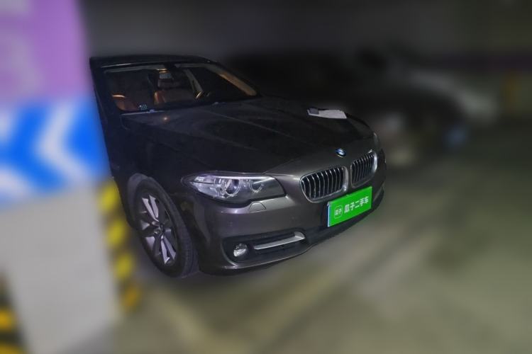 Used BMW 5 Series 2014 530Li Leading Model Front Right 45 Deg