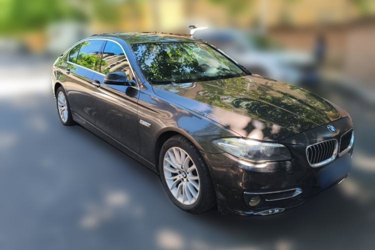 Used BMW 5 Series 2014 525Li Luxury Design Package Front Right 45 Deg