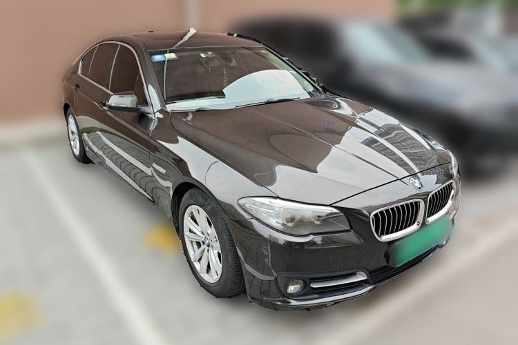 Used BMW 5 Series 2014 520i Elegant Edition Front Right 45 Deg
