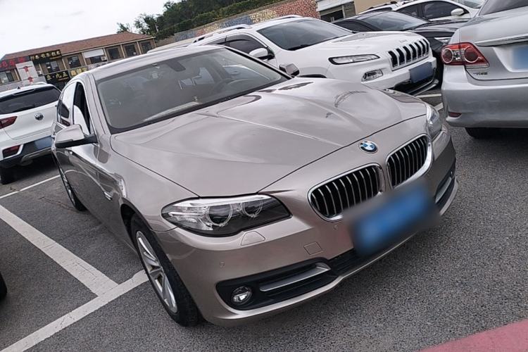 Used BMW 5 Series 2014 520Li Elegant Model Front Right 45 Deg