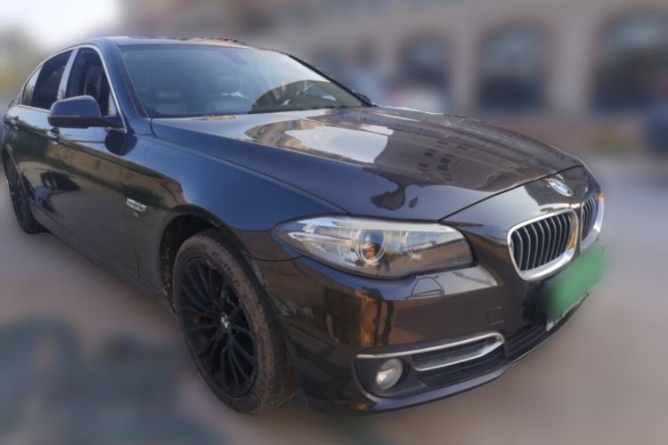 Used BMW 5 Series 2014 525Li Luxury Design Package Front Right 45 Deg