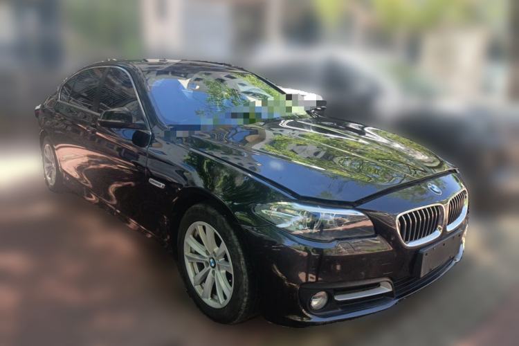 Used BMW 5 Series 2014 520Li Elegant Model Front Right 45 Deg
