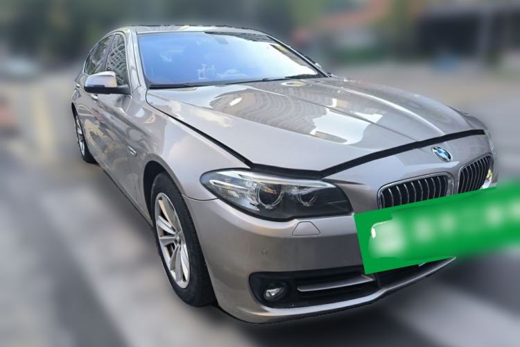 Used BMW 5 Series 2014 520Li Elegant Model Front Right 45 Deg