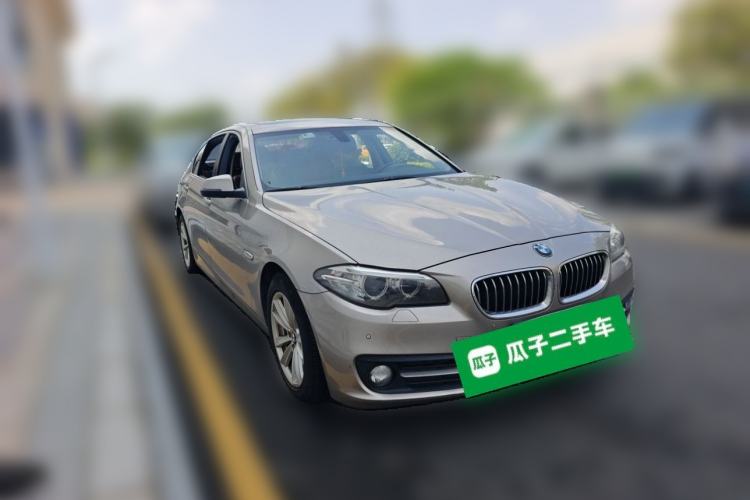 Used BMW 5 Series 2014 520Li Elegant Model Front Right 45 Deg