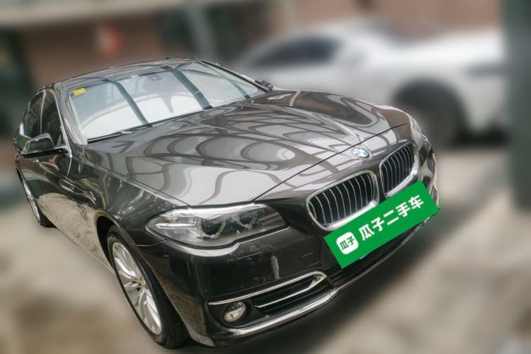 Used BMW 5 Series 2014 525Li Luxury Design Package Front Right 45 Deg
