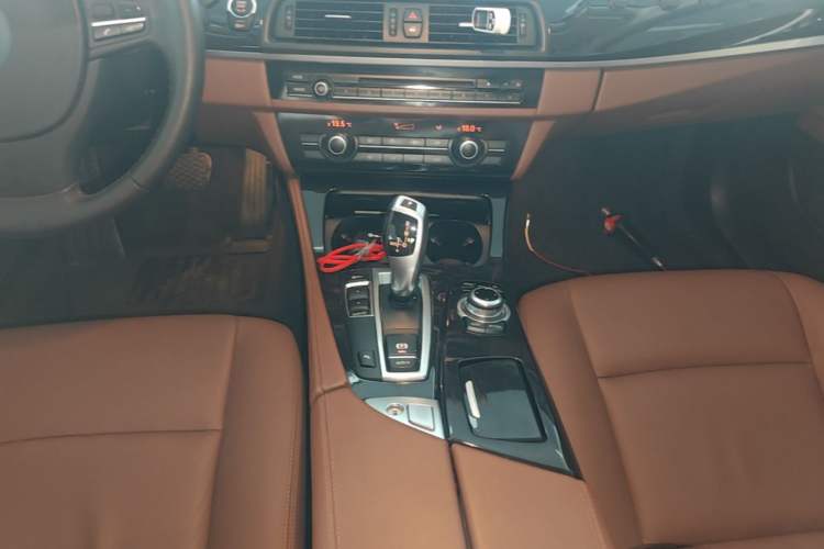 Used BMW 5 Series 2014 520Li Elegant Model Gear Lever
