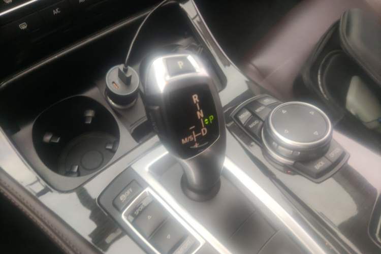 Used BMW 5 Series 2014 525Li Luxury Design Package Gear Lever