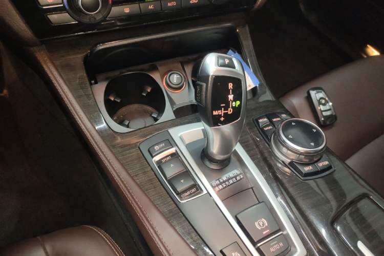 Used BMW 5 Series 2014 525Li Luxury Design Package Gear Lever