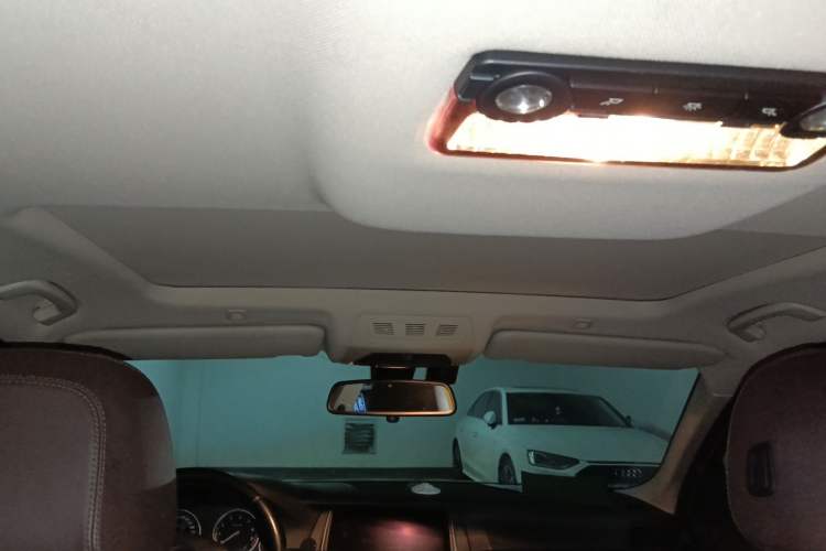 Used BMW 5 Series 2014 525Li Luxury Design Package Headliner