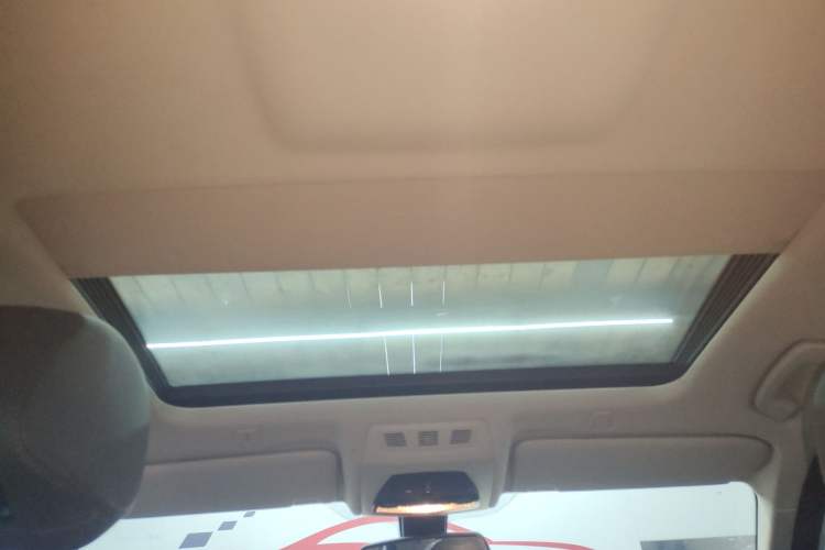 Used BMW 5 Series 2014 525Li Luxury Design Package Headliner