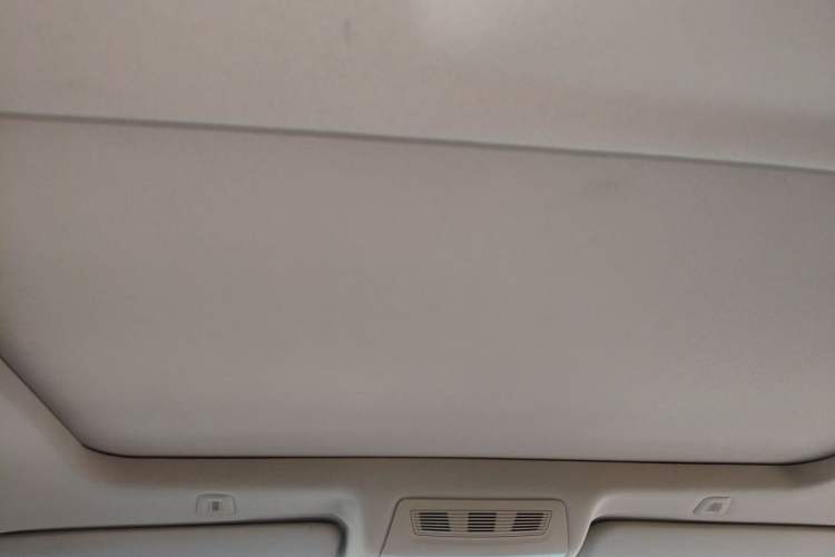 Used BMW 5 Series 2014 525Li Luxury Design Package Headliner