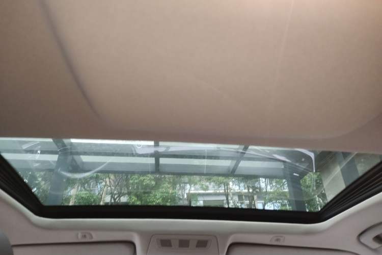 Used BMW 5 Series 2014 525Li Luxury Design Package Headliner