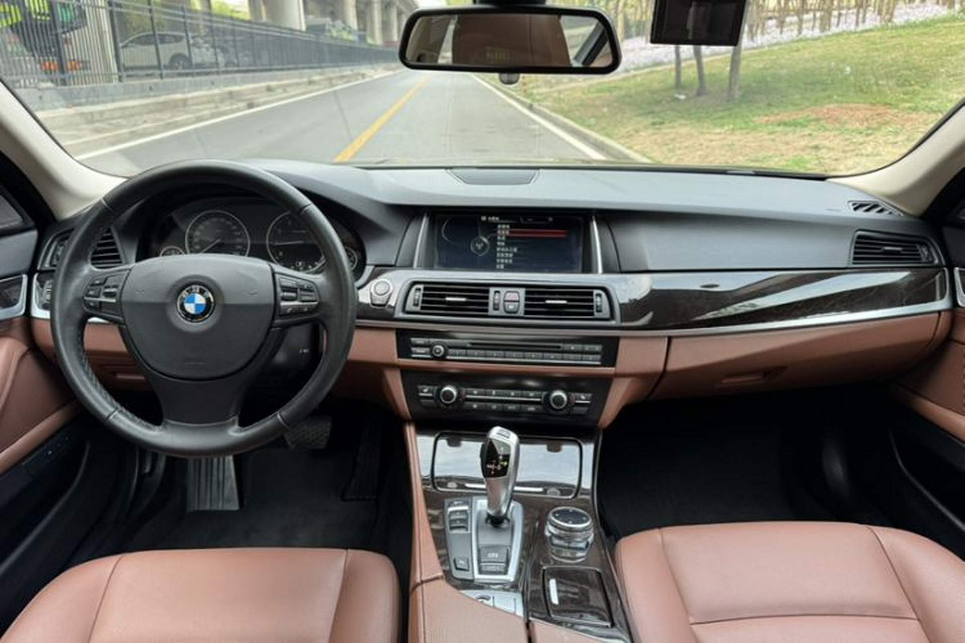 Used BMW 5 Series 2014 525Li Leading Model Interior 2