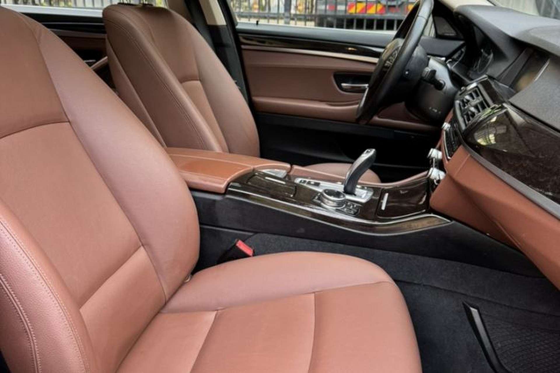 Used BMW 5 Series 2014 525Li Leading Model Interior 4