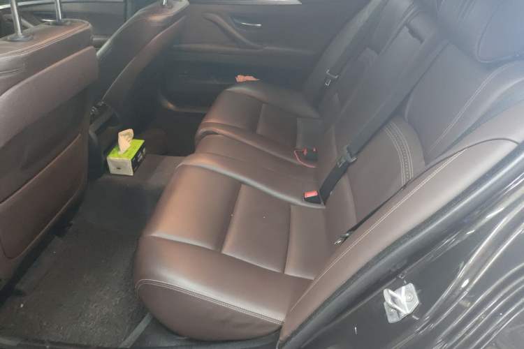 Used BMW 5 Series 2014 525Li Luxury Design Package Interior 4