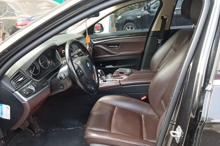 Used BMW 5 Series 2014 525Li Luxury Design Package Left Front Seat