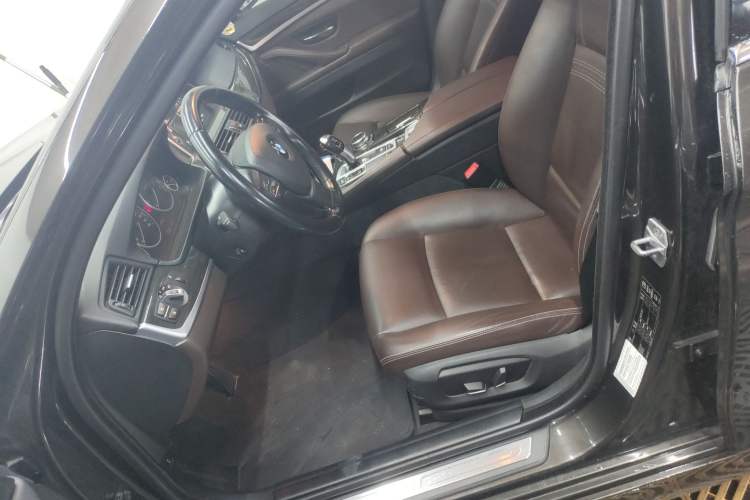 Used BMW 5 Series 2014 525Li Luxury Design Package Left Front Seat
