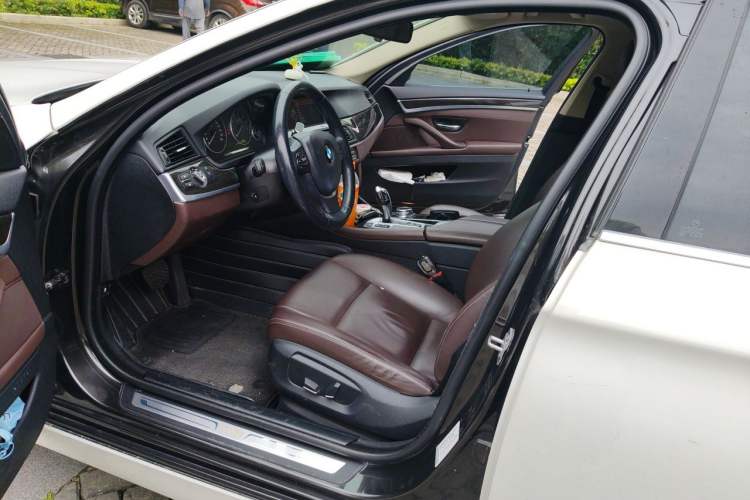 Used BMW 5 Series 2014 525Li Luxury Design Package Left Front Seat