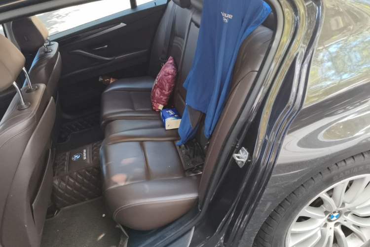 Used BMW 5 Series 2014 525Li Luxury Design Package Left Rear Seat