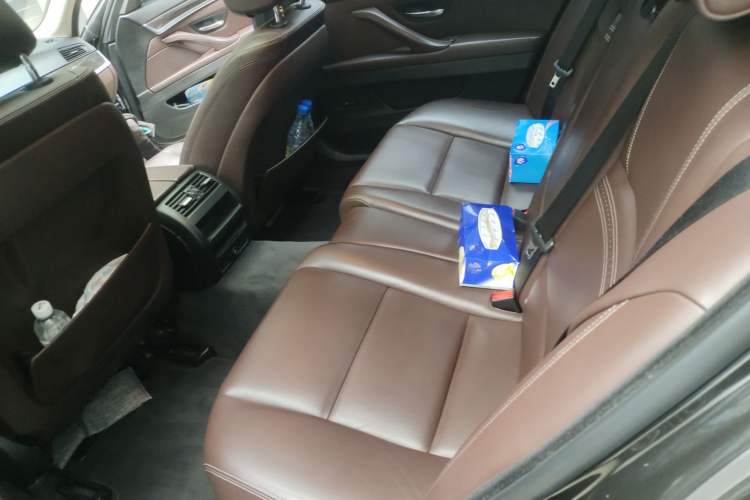 Used BMW 5 Series 2014 525Li Luxury Design Package Left Rear Seat