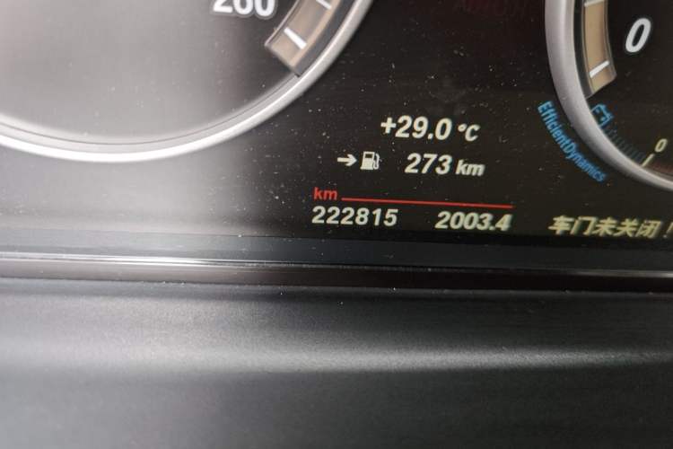 Used BMW 5 Series 2014 525Li Luxury Design Package Odometer Close Up