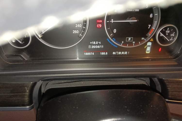 Used BMW 5 Series 2014 525Li Luxury Design Package Odometer Close Up