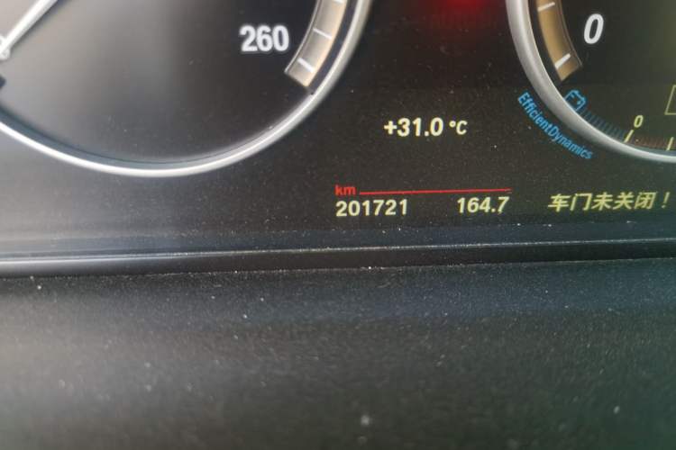 Used BMW 5 Series 2014 525Li Luxury Design Package Odometer Close Up