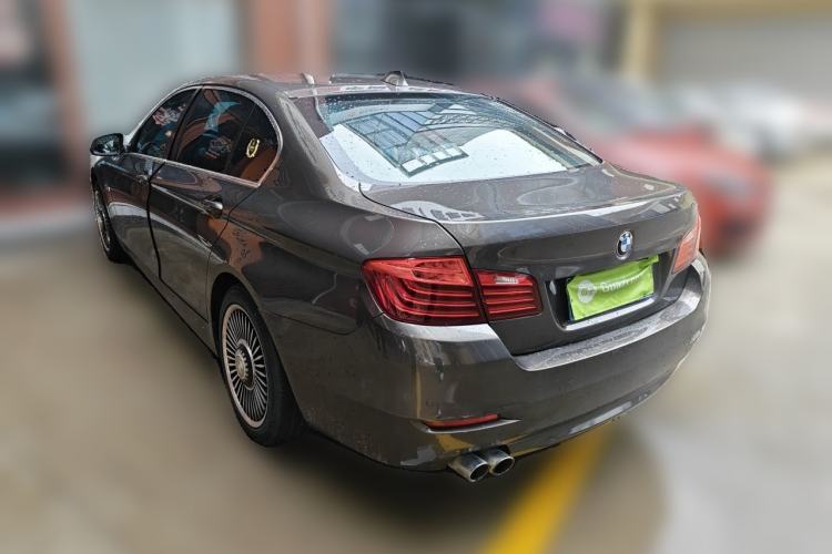 Used BMW 5 Series 2014 520Li Elegant Model Rear Left 45 Deg