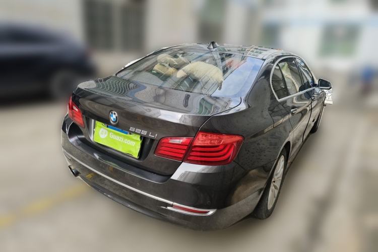 Used BMW 5 Series 2014 525Li Luxury Design Package Rear Right 45 Deg