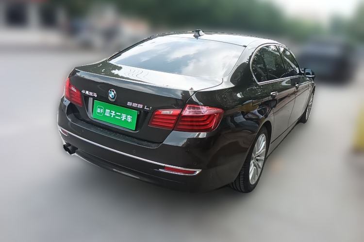 Used BMW 5 Series 2014 525Li Luxury Design Package Rear Right 45 Deg