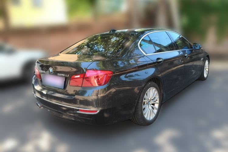 Used BMW 5 Series 2014 525Li Luxury Design Package Rear Right 45 Deg
