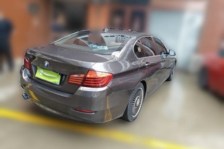 Used BMW 5 Series 2014 520Li Elegant Model Rear Right 45 Deg