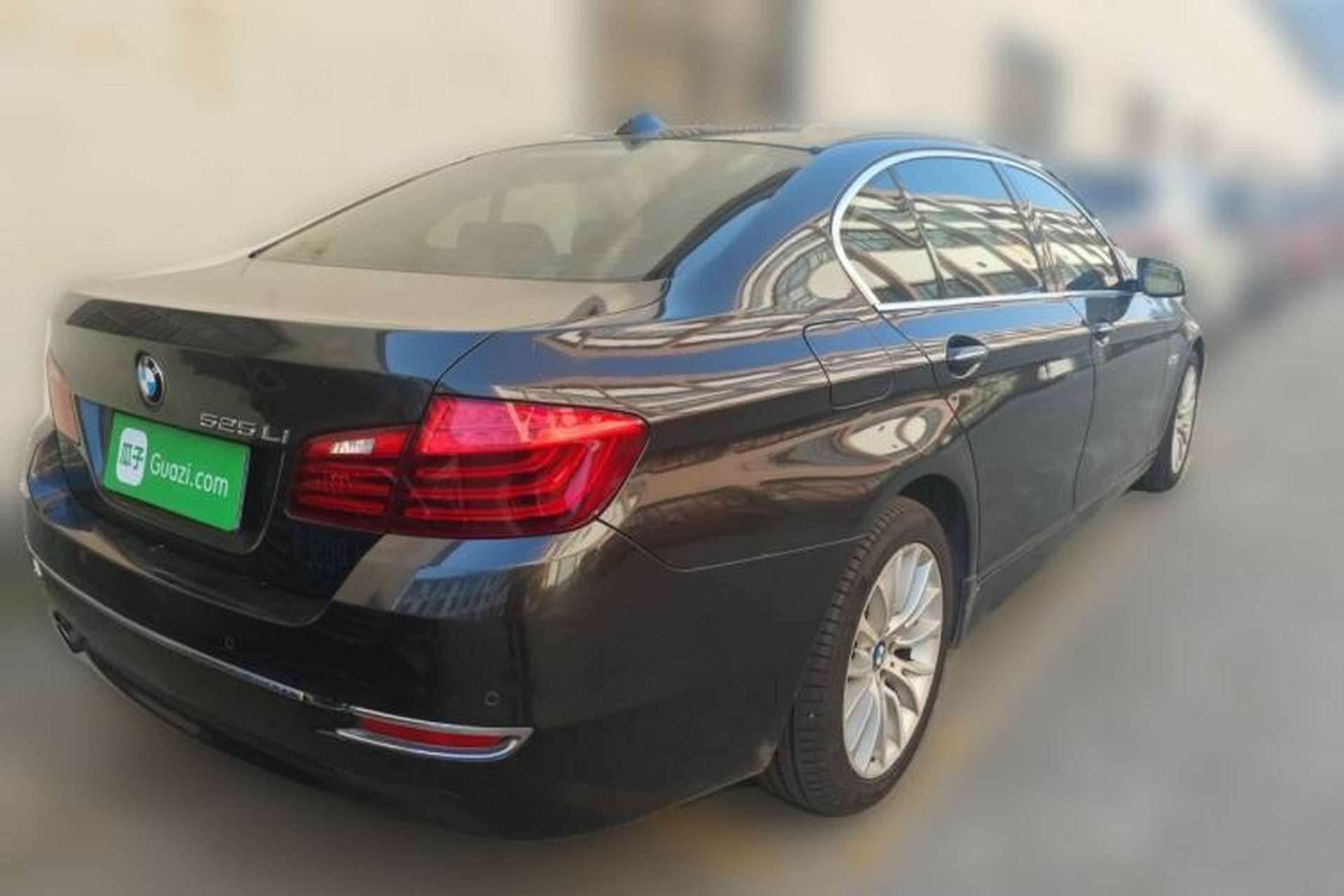 Used BMW 5 Series 2014 525Li Luxury Design Package Rear Right 45 Deg