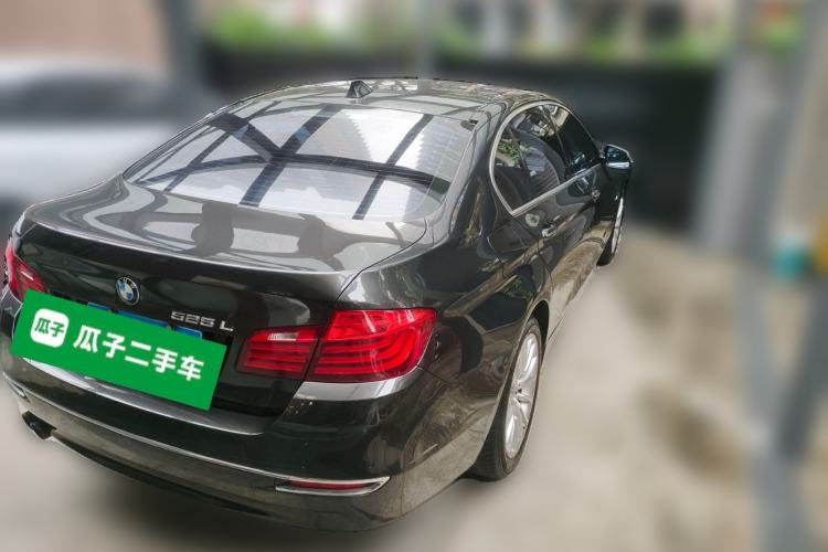 Used BMW 5 Series 2014 525Li Luxury Design Package Rear Right 45 Deg