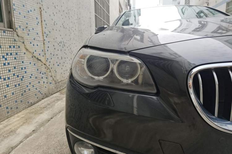 Used BMW 5 Series 2014 525Li Luxury Design Package Right Front Headlight