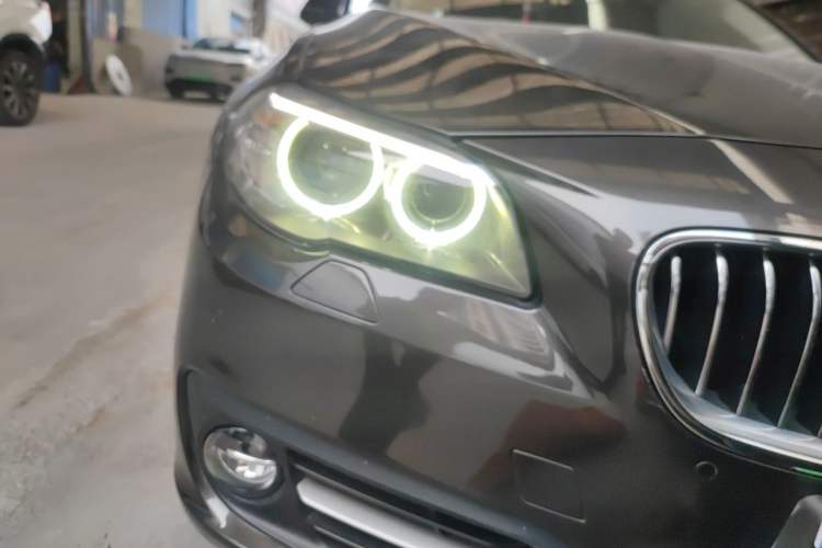 Used BMW 5 Series 2014 520Li Elegant Model Right Front Headlight