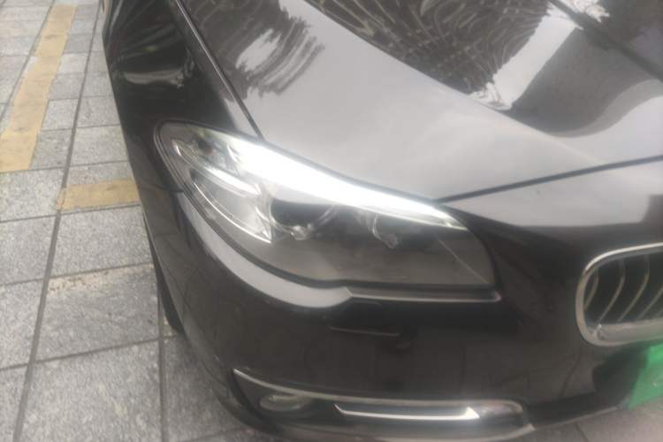 Used BMW 5 Series 2014 525Li Luxury Design Package Right Front Headlight