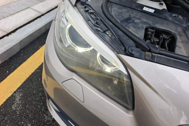 Used BMW 5 Series 2014 520Li Elegant Model Right Front Headlight