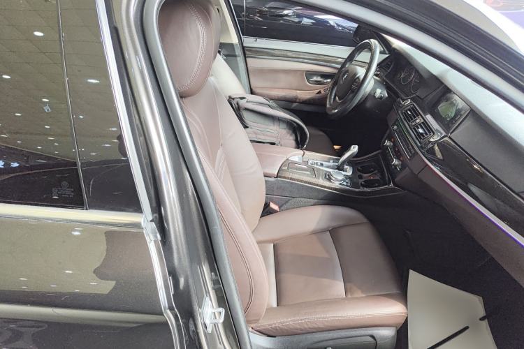 Used BMW 5 Series 2014 525Li Luxury Design Package Right Front Seat