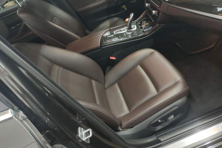 Used BMW 5 Series 2014 525Li Luxury Design Package Right Front Seat