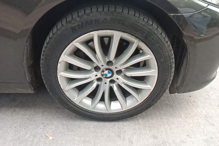 Used BMW 5 Series 2014 525Li Luxury Design Package Right Front Wheel Hub
