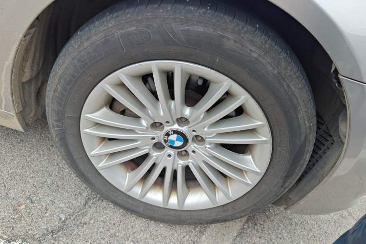 Used BMW 5 Series 2014 525Li Leading Model Right Front Wheel Hub